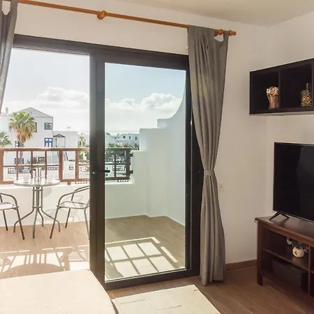 Apartamento Golden Teguise En Lanzarote, Con Piscina, Vistas Al Mar Y Playa Cercana